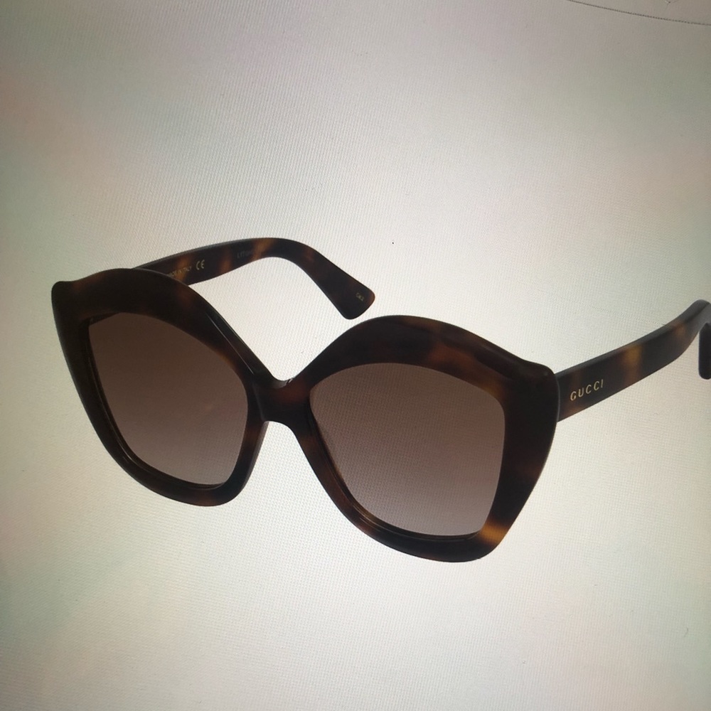 NWT: Gucci sunglasses